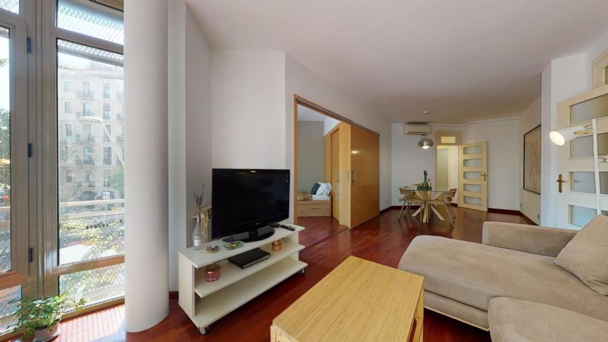 Modern And Bright Three-bedroom In Eixample Appartement Barcelone